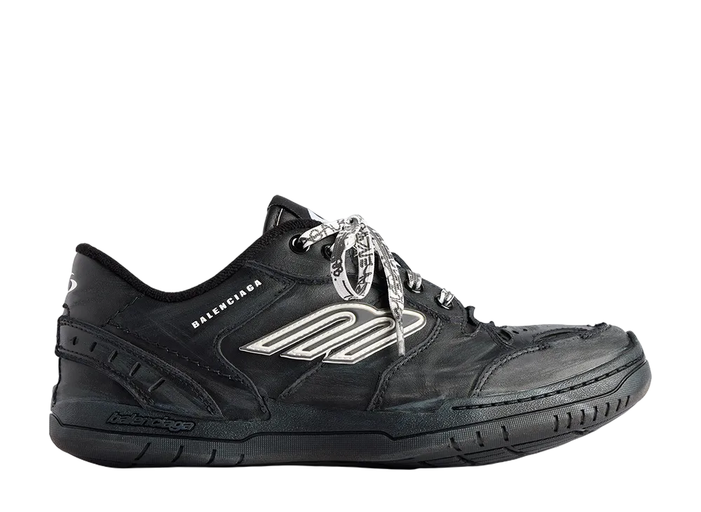 バレンシアガ ウィメンズ ハンプトンズ ウォーンアウト スニーカー "ブラック"