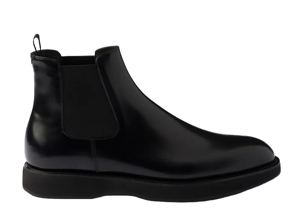 プラダ ブラッシュドレザーチェルシーブーツ "ブラック"