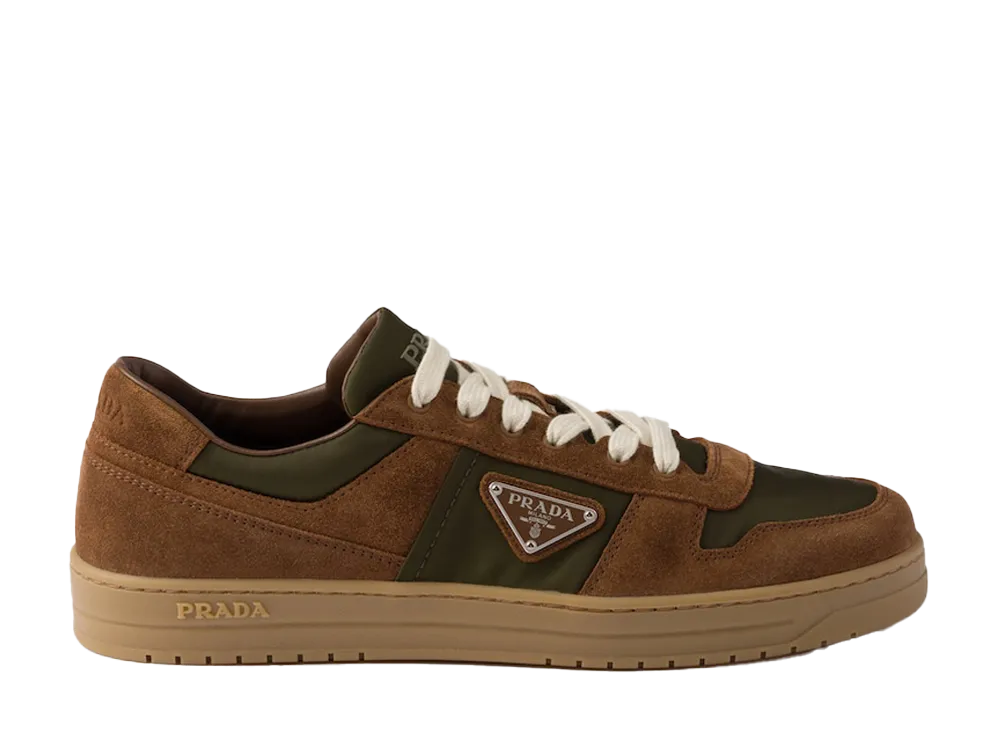 プラダ ダウンタウン Re-Nylon x スエード スニーカー "ダークブラウン/モスグリーン"