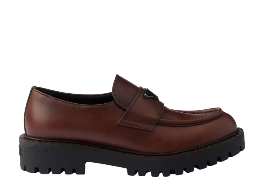 プラダ ブラッシュドレザー ローファー "ダークブラウン"