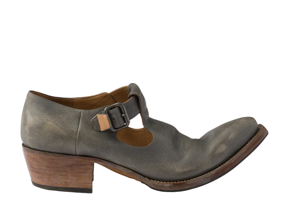 プラダ バックル付 アンティークレザー シューズ "グレー"