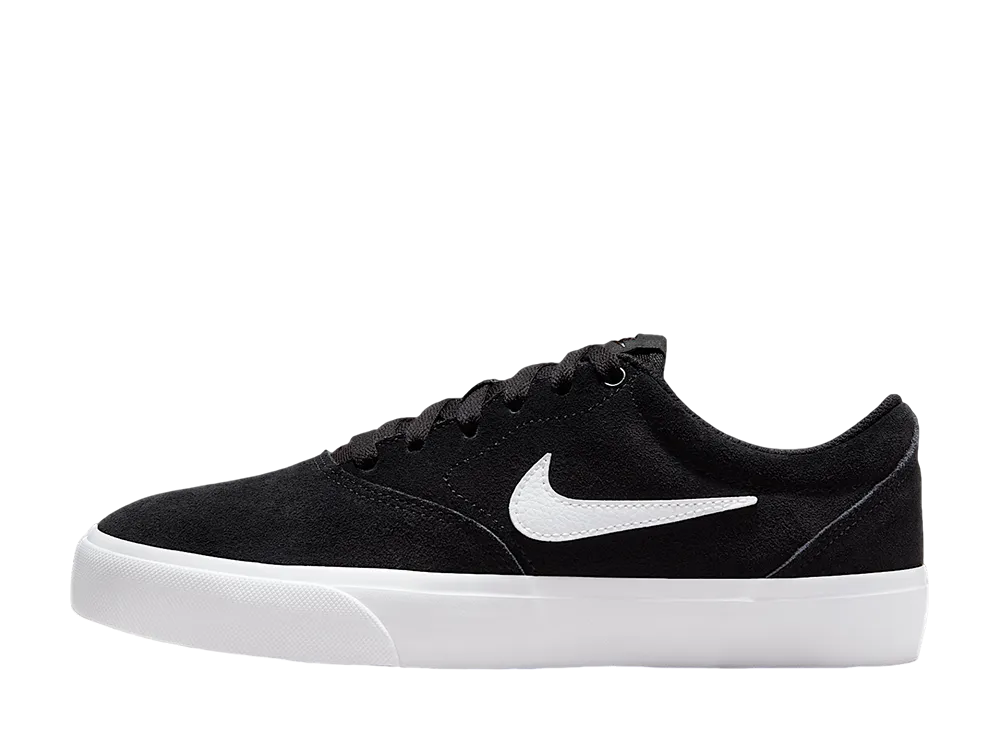 ナイキ ウィメンズ チャージ スウェード "ブラック/ホワイト"