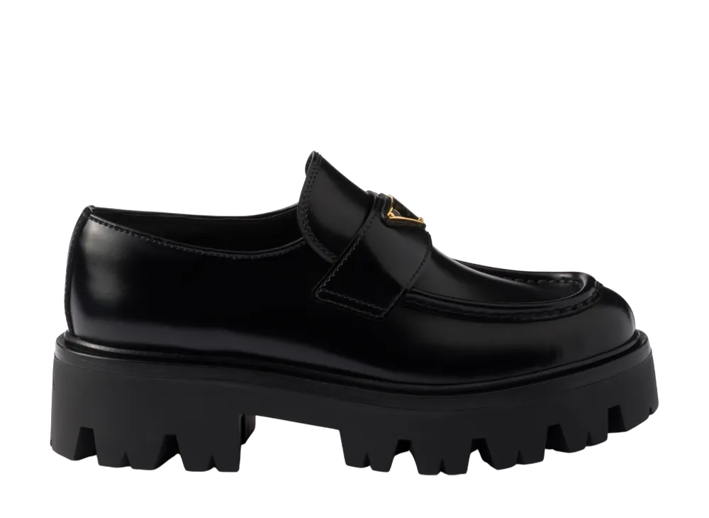 プラダ ウィメンズ ブラッシュドレザー ローファー "ブラック"