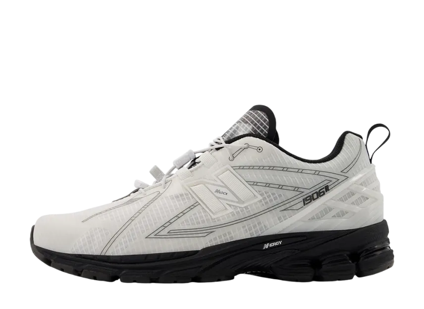 ニューバランス 1906R "ホワイト/ブラック"