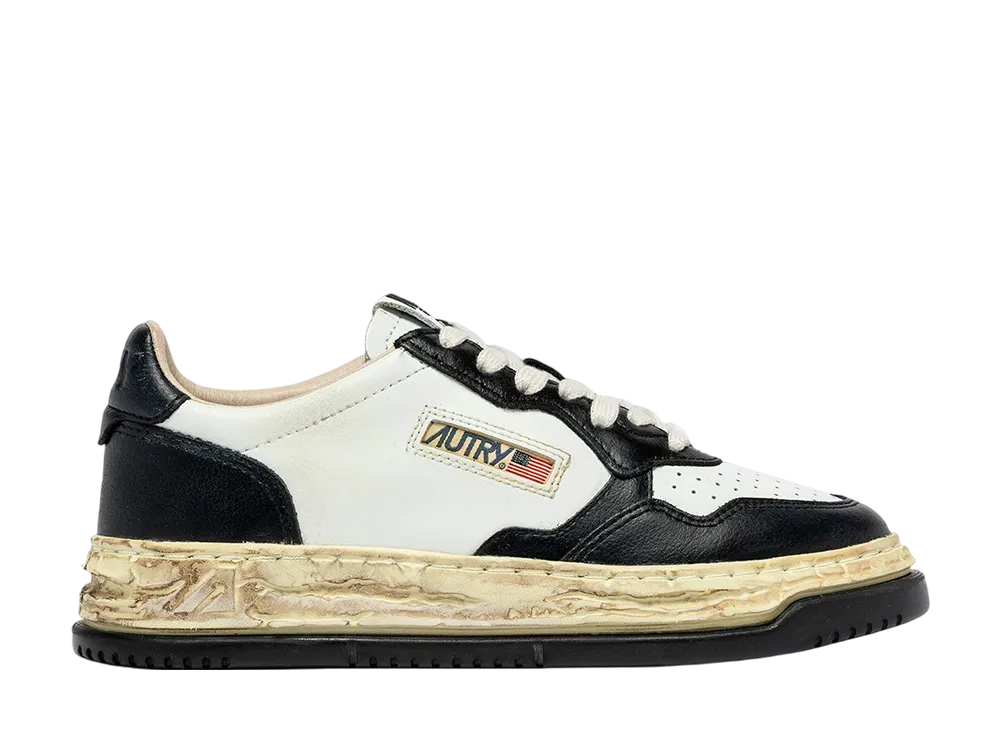 オートリー × メゾンミハラヤスヒロ ウィメンズ ジェネラルスケール メダリスト ロー スーパーヴィンテージ "ブラック/ホワイト" (C15FW302)