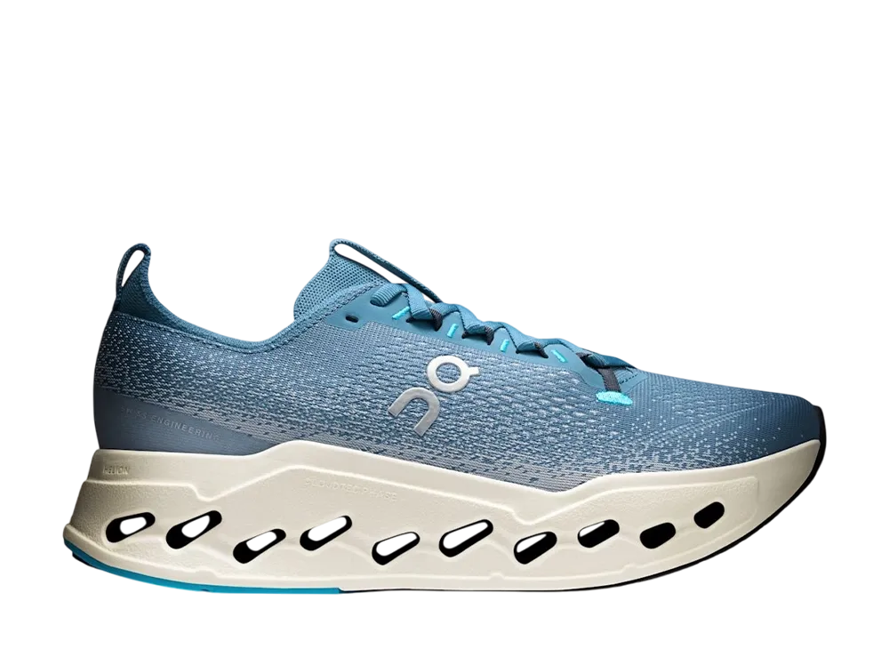 オン クラウドサーファー マックス "ダスト/アイボリー"