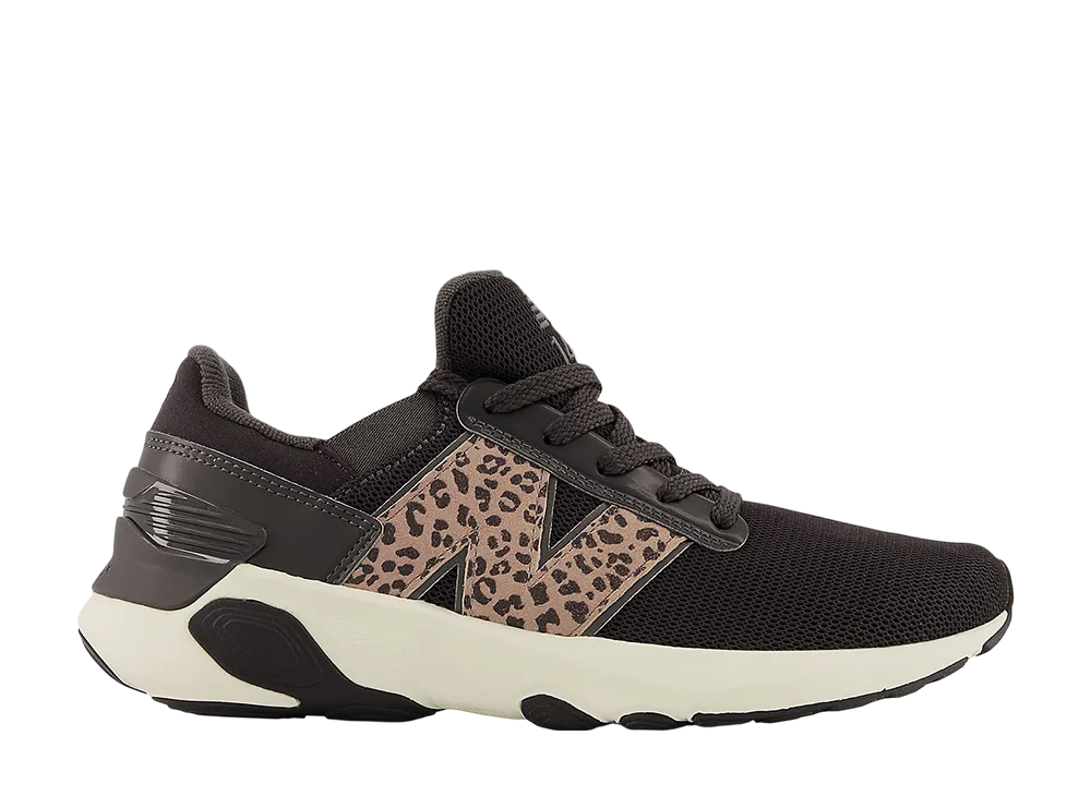 ニューバランス ウィメンズ フレッシュフォームX 1440V1 "ブラック/フラットトープ"