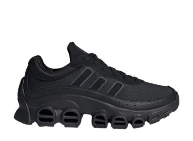 アディダスオリジナルス アディフォーム メガライド "コアブラック/アイアンメタリック/グレーファイブ"