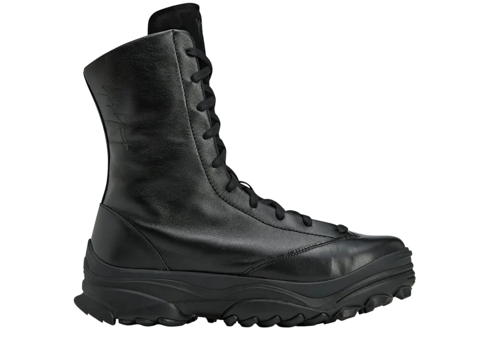 アディダス ワイスリー GSG9 ハイ "トリプルブラック"