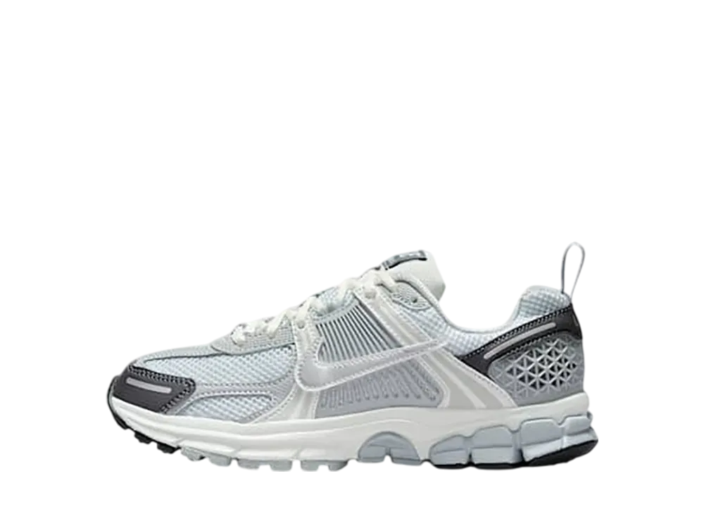 ナイキ GS ボメロ5 "ピュアプラチナム/サミットホワイト/ダークグレー/メタリックシルバー" (キッズ)