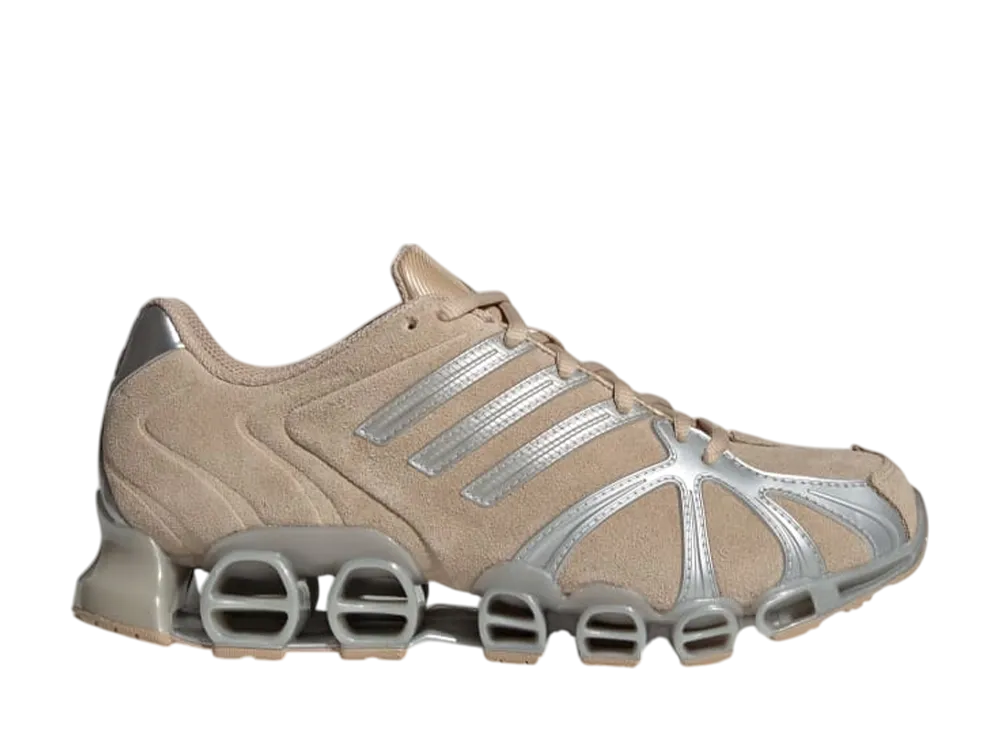 アディダス ウィメンズ メガ ゴーストライド "マジックベージュ/シルバーメタリック"