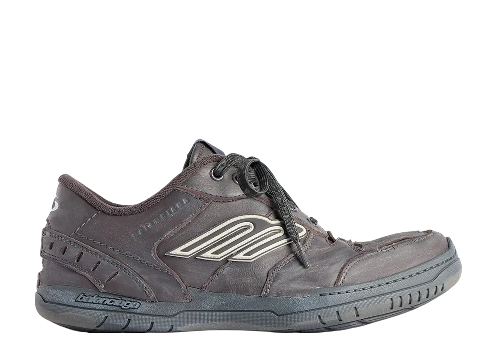 バレンシアガ ハンプトンズ ウォーンアウト スニーカー "グレー"