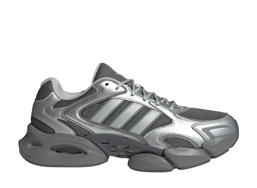 アディダス ウィメンズ メガストライド "グレーフォー/シルバーメタリック/グレースリー"