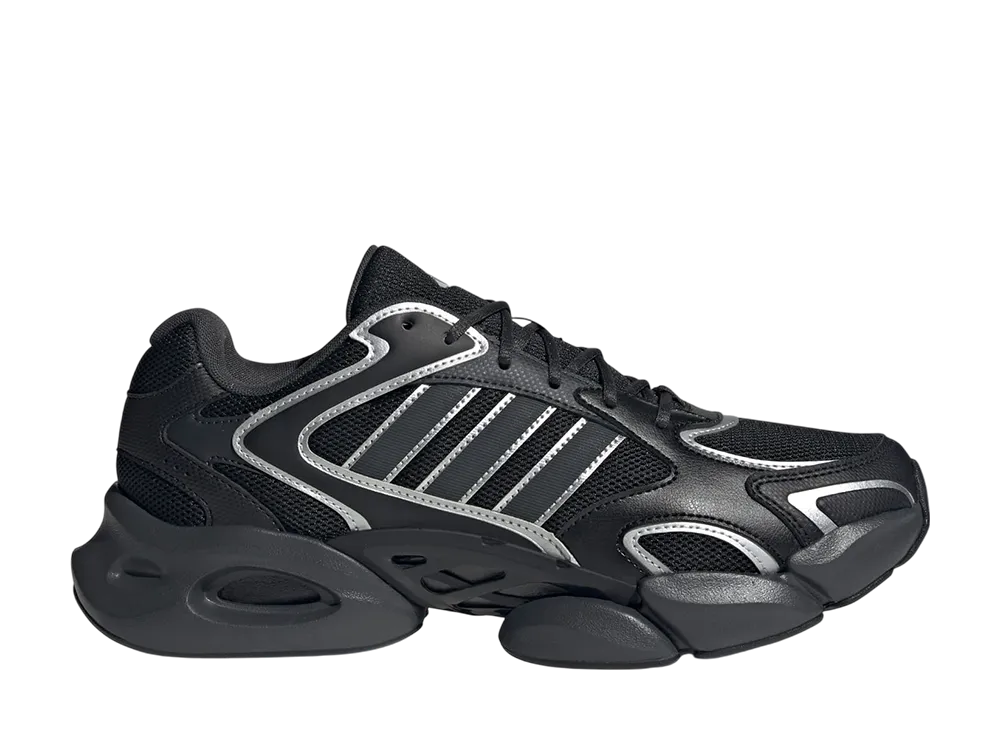 アディダス ウィメンズ メガストライド "コアブラック/シルバーメタリック/カーボン"