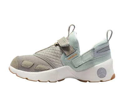Nike Women's Jordan Trunner LX "Corduroy"