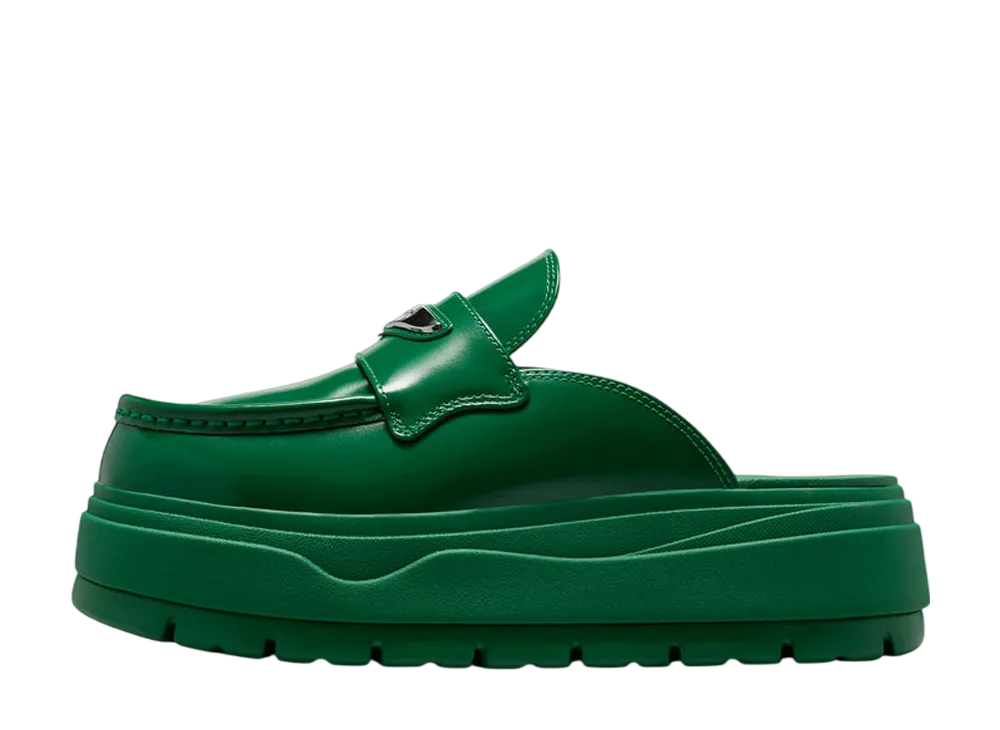 ナイキ ウィメンズ エアジョーダン ミュール "グリーン/メタリックシルバー"