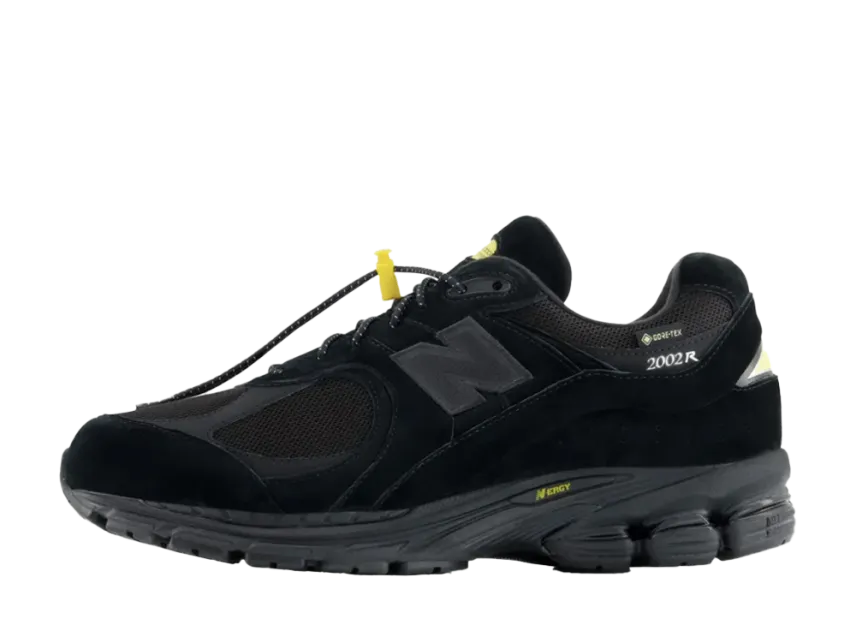 ニューバランス 2002R ゴアテックス "ブラック/イエロー"