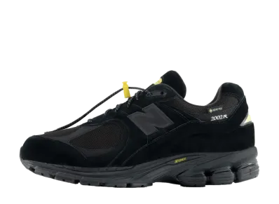 ニューバランス 2002R ゴアテックス "ブラック/イエロー"