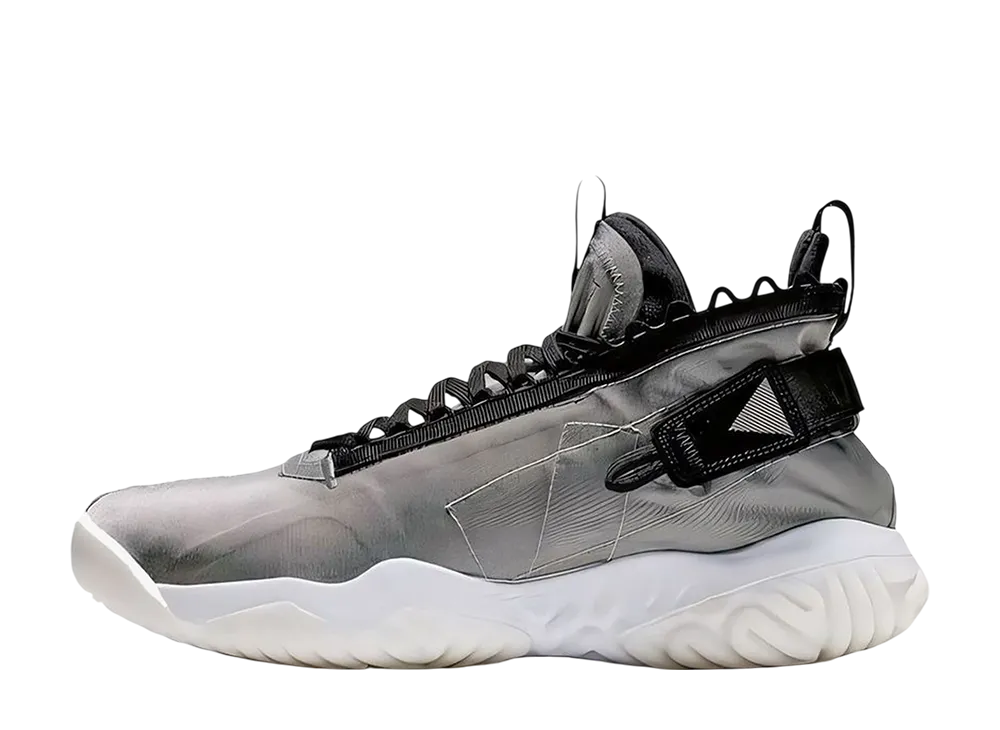 ナイキ ジョーダン プロト リアクト "メタリックシルバー/ブラック"