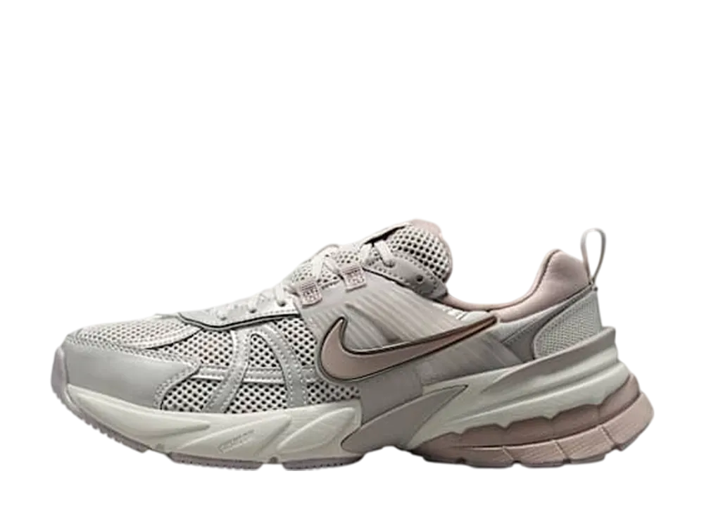 ナイキのブーツ NIKE W V2K RUN 