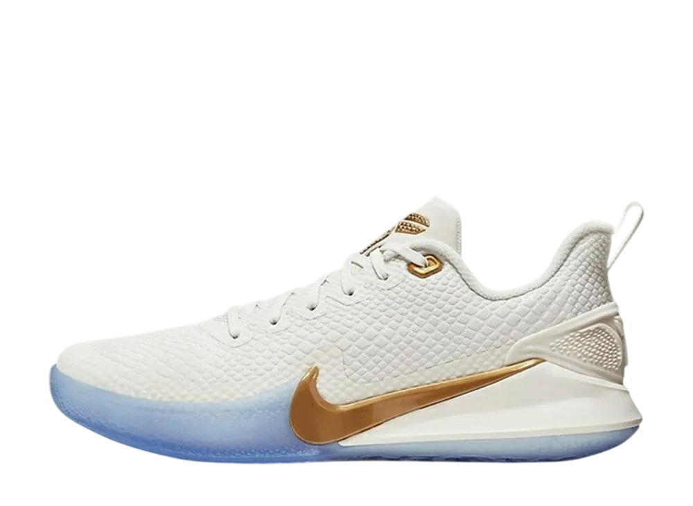 ナイキ マンバ フォーカス "メタリックゴールド"