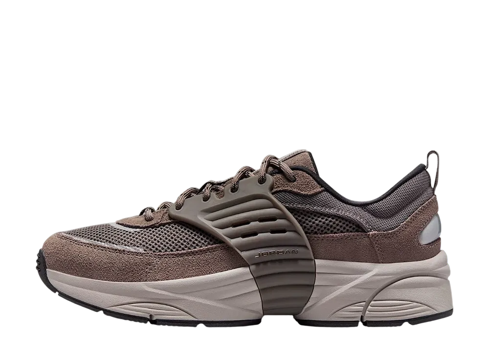 ナイキ ジョーダン トランナー O/S "ケイブストーン"