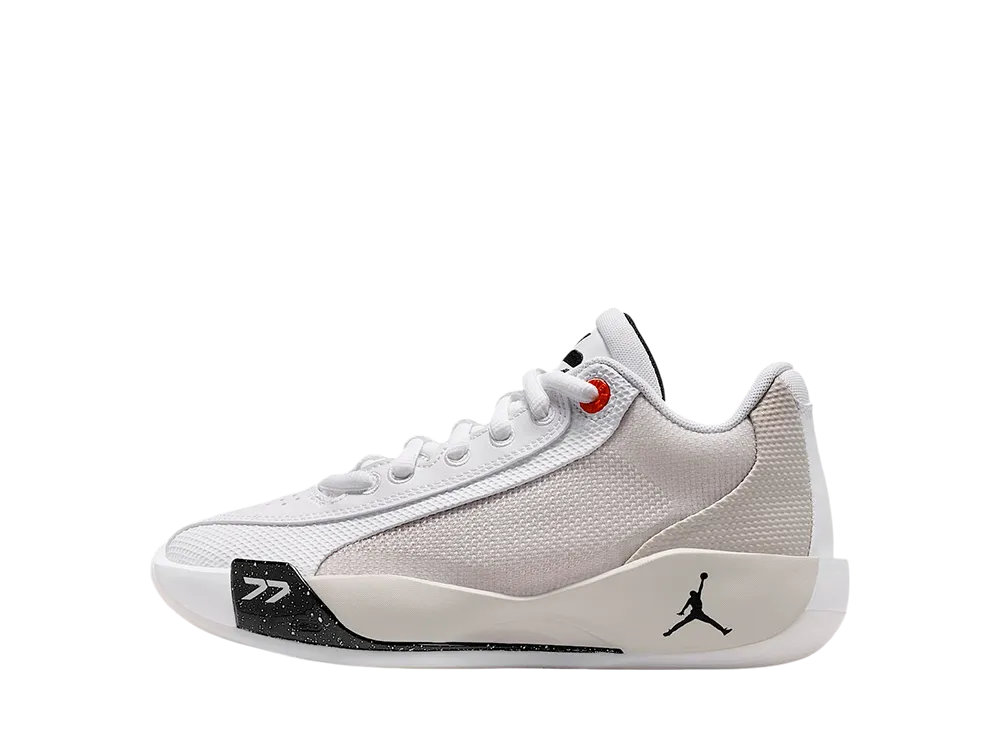 ナイキ ジョーダン GS ルカ77 "ホワイト/テックグレー/フレームレッド/ブラック" (キッズ)