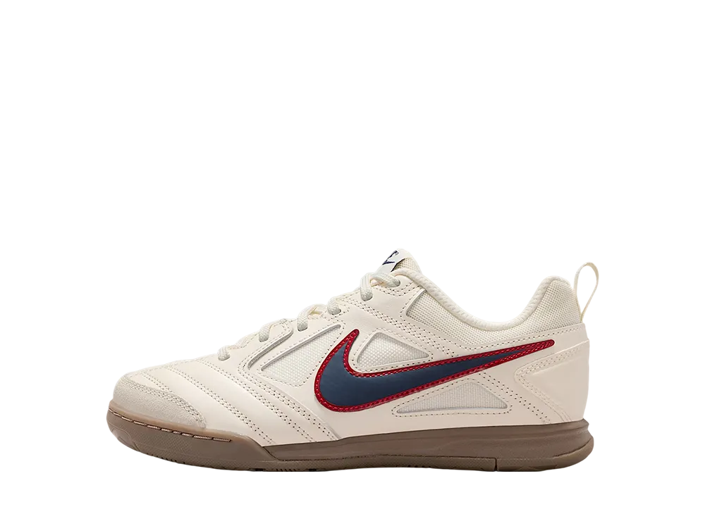 ナイキ GS ガト "ペールアイボリー/ユニバーシティレッド/ガムダークブラウン/サンダーブルー" (キッズ)