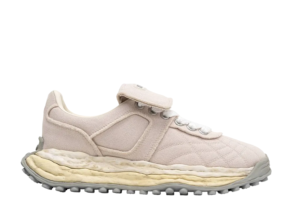 メゾンミハラヤスヒロ スコット オリジナルソールヴィンテージ エフェクト エンブロイダードキャンバスローカットスニーカー "ベージュ" (A15FW706)