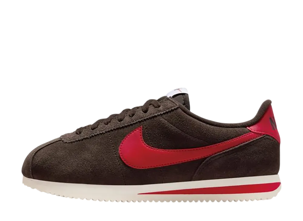 ナイキ ウィメンズ コルテッツ "ベルベットブラウン/ユニバーシティレッド/セイル"