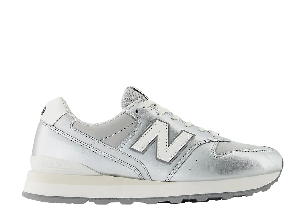 New Balance Women's 996 "Silver Metallic/Raincloud/Sea Salt"
