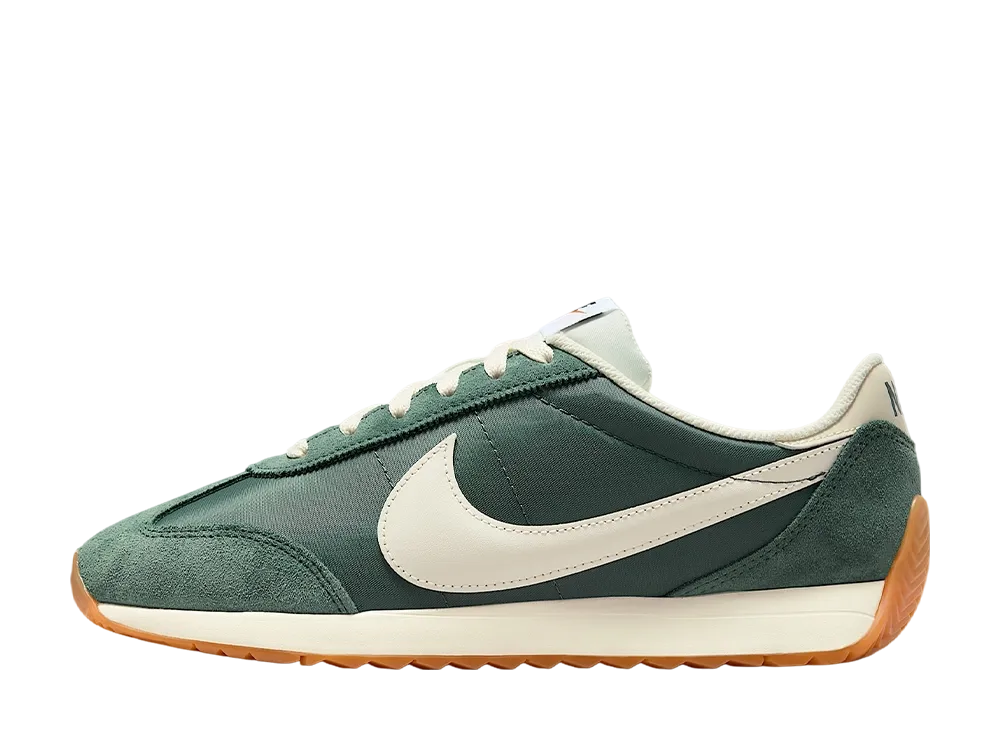 ナイキ ウィメンズ パシフィック "ヴィンテージグリーン/ガムライトブラウン/セーフティオレンジ/ペールアイボリー"