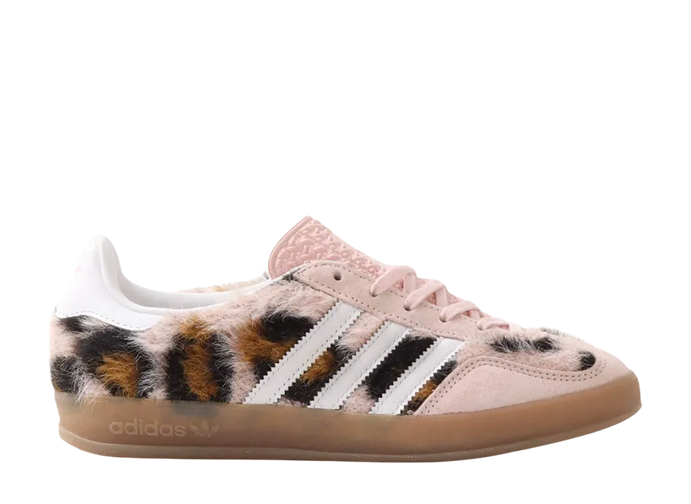 アトモスピンク × アディダスオリジナルス ガゼル インドア "トリニティレオパード/ピンク"