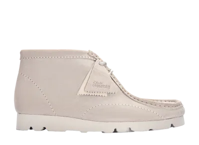 ポストアーカイブファクション × クラークス ワラビーブーツ PAF "ベージュスウェード"