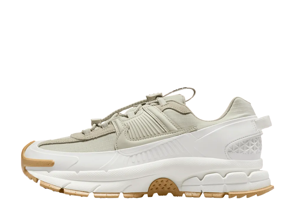 ナイキ ウィメンズ ズーム ボメロ ローム "セイル/ガムライトブラウン/レーサーブルー/ライトストーン"