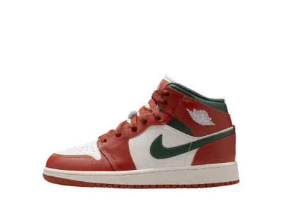 ナイキ GS エアジョーダン1 ミッド "セイル/ピュアプラチナム/レッドストーン/ミッドナイトグリーン" (キッズ)