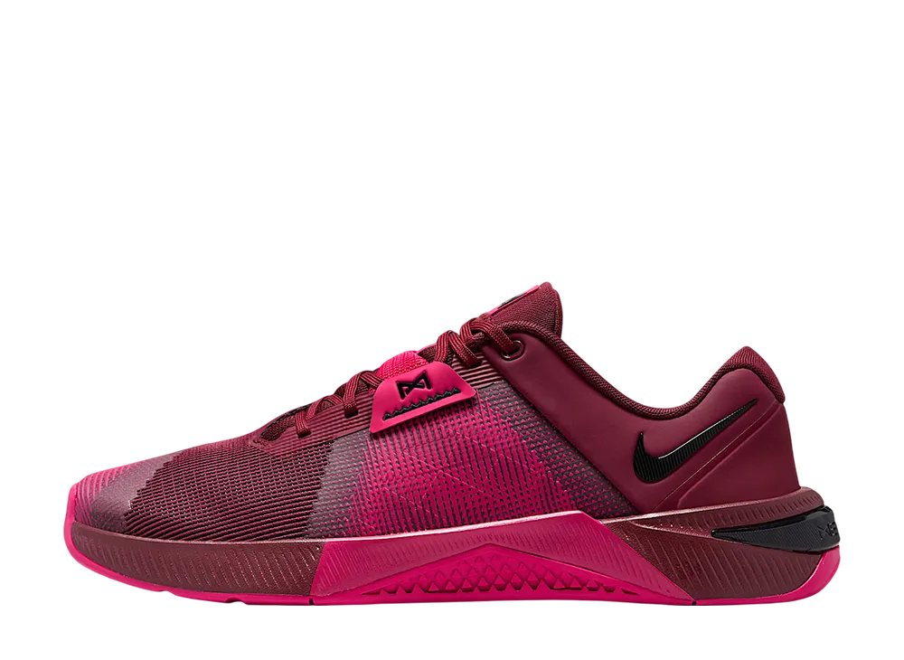 ナイキ メトコン10 "ダークチームレッド"