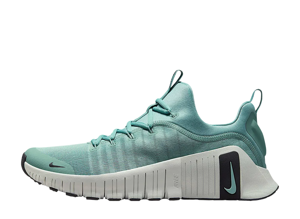 ナイキ フリー メトコン6 "キャノン/ライトシルバー/ブラック"