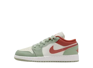 ナイキ GS エアジョーダン1 ロー "セイル/サミットホワイト/レッドストーン/ジェイドホライズン" (キッズ)