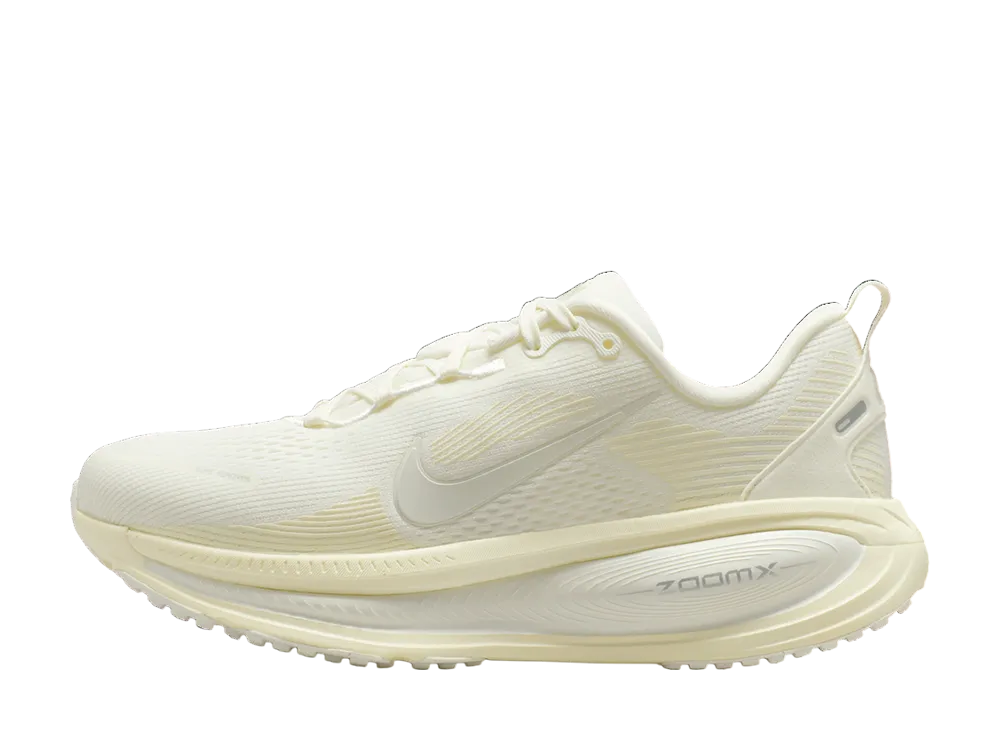 Nike Women's Vomero 18 "Sail/Coconut Milk/White/Summit White"