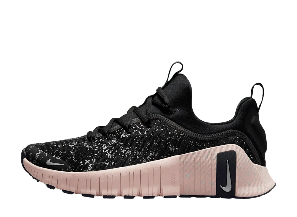 ナイキ ウィメンズ フリー メトコン6 SE "ブラック/シルトレッド/メタリックシルバー"