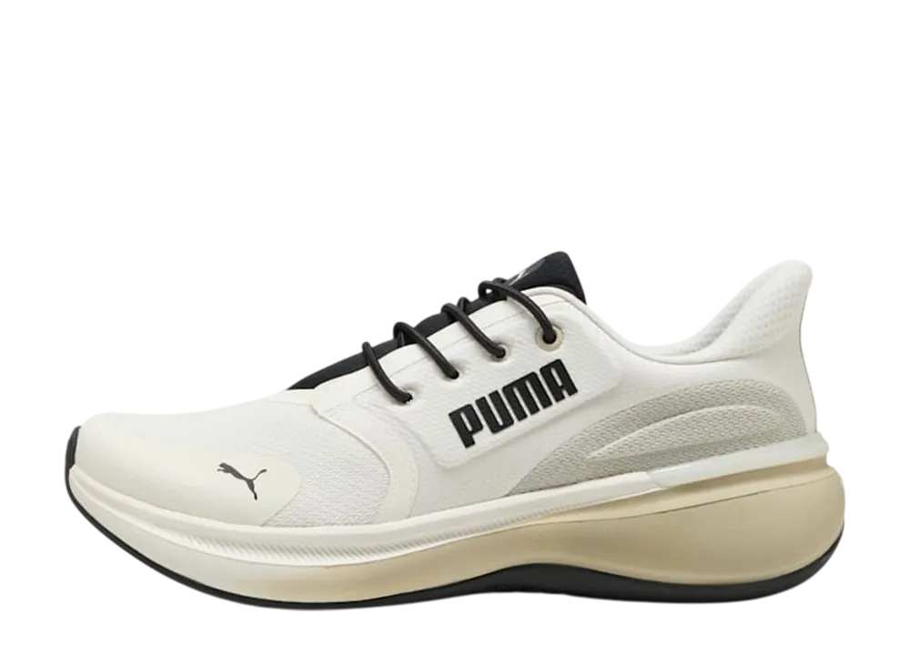 プーマ ソフトライド EXO シフト "ウォームホワイト/デザートダスト/プーマブラック"