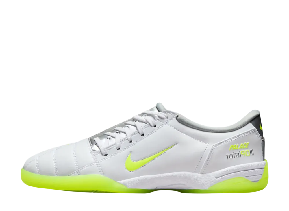 パレス × ナイキ トータル90 3 "ホワイト/ボルト/メタリックシルバー"