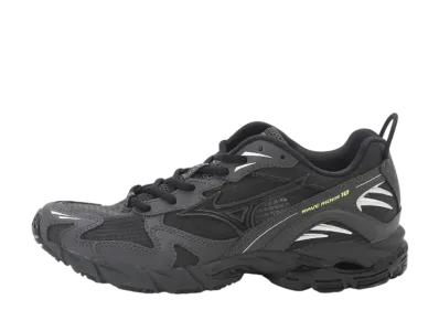 エミ × ミズノ ウェーブライダー10 "ブラック"