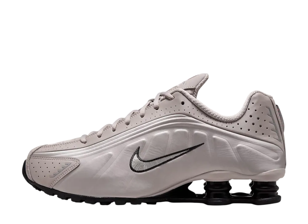 ナイキ ショックス R4 "カレッジグレー/ユニバーシティレッド/メタリックシルバー/ブラック"