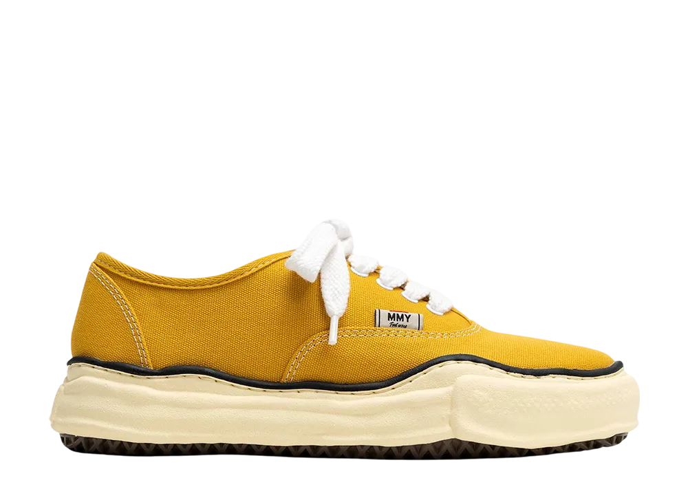 メゾンミハラヤスヒロ ベイカー ヴィンテージライク オリジナルソールキャンバスローカットスニーカー "イエロー" (A09FW735)