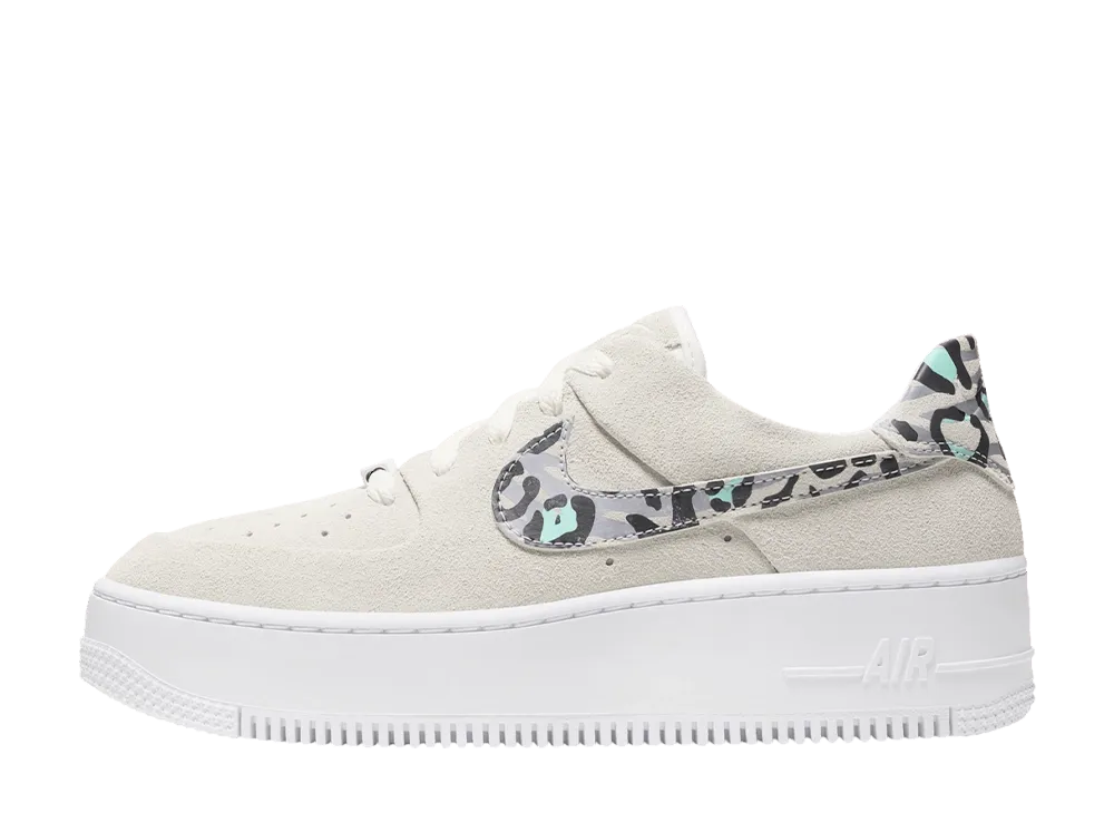 ナイキ ウィメンズ エアフォース1 ロー "セージ"