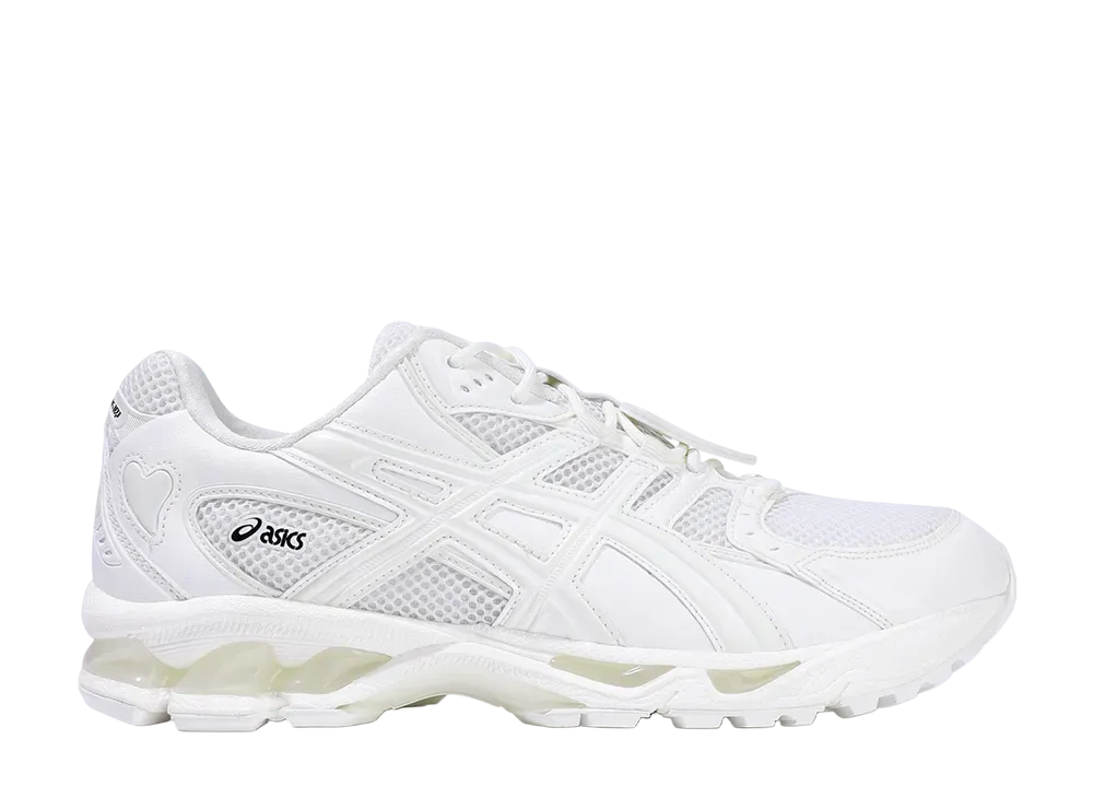 キムヘキム × アシックス ゲルニンバス10.1 "アイフィールラブ/オフホワイト"