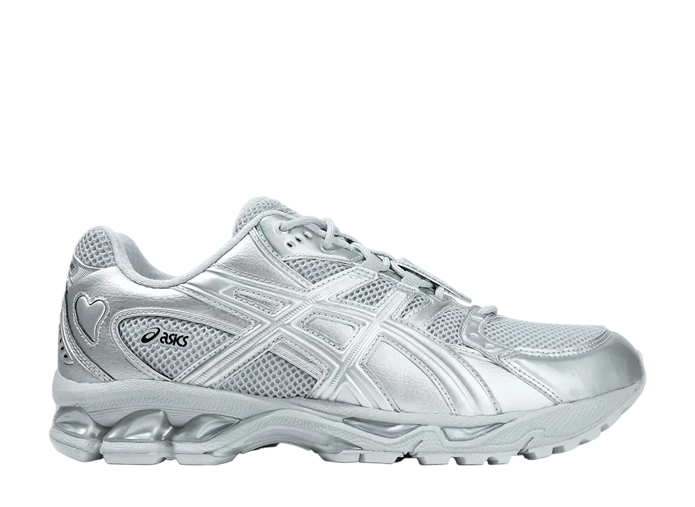 キムヘキム × アシックス ゲルニンバス10.1 "アイフィールラブ/シルバー"