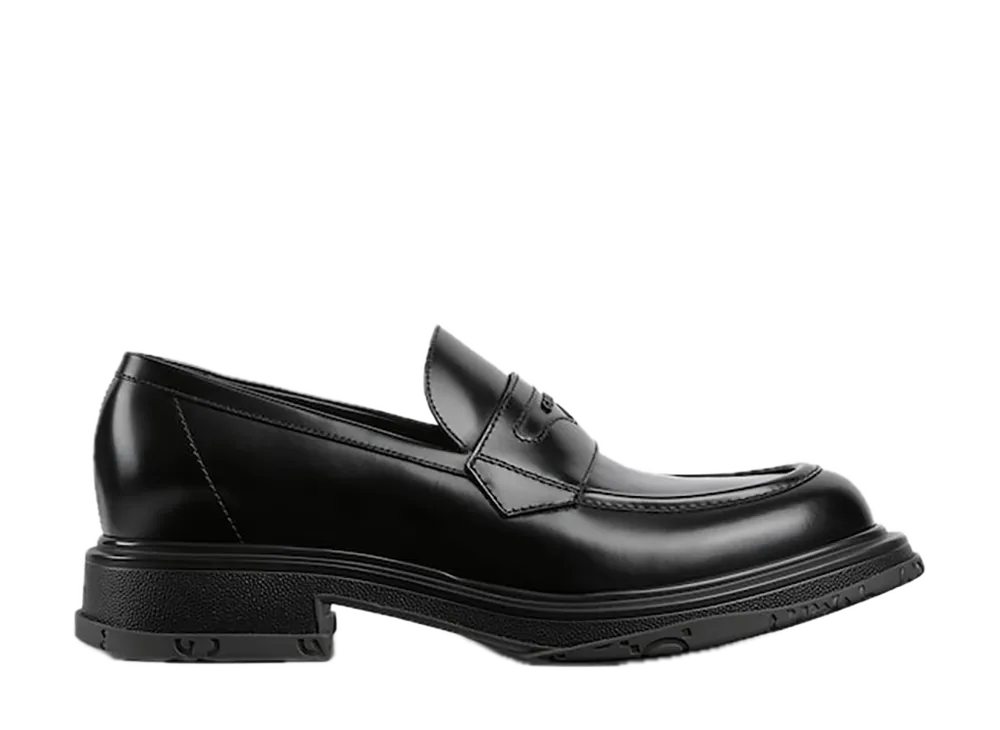 グッチ トーナル ロゴ入り ローファー "ブラック"